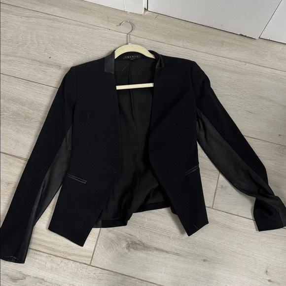 Theory Black Women's blazer with vegan leather piping on sleeves and collar